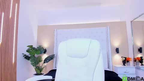 Celeste Wayne online show from November 11, 8:31 pm