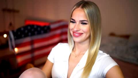 Snapshot of celeste_www chatting on May 26, 7:59 am Sunflower online show from May 26, 7:59 am