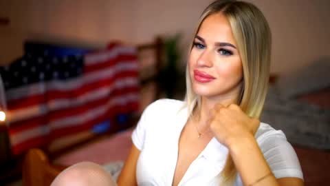 Snapshot of celeste_www chatting on June 2, 8:05 am Sunflower online show from June 2, 8:05 am