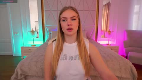 celestenoirr online show from December 16, 7:46 am