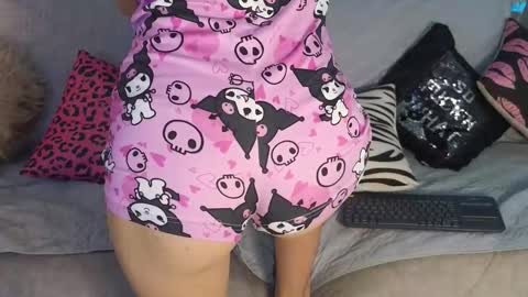 Sara online show from January 8, 6:32 pm