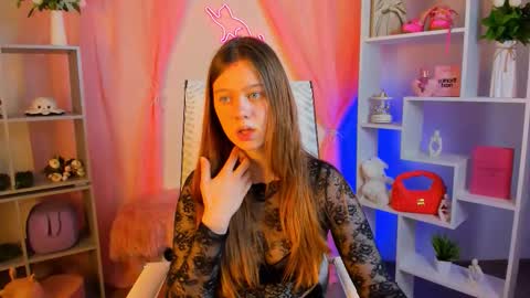 your cute kitty online show from March 4, 4:24 pm