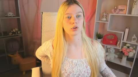 your cute kitty online show from April 15, 7:58 pm