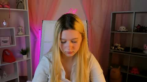 Snapshot of celestinemauriac chatting on May 12, 6:49 pm your cute kitty online show from May 12, 6:49 pm