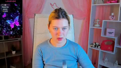 Snapshot of celestinemauriac chatting on June 8, 7:36 pm your cute kitty online show from June 8, 7:36 pm