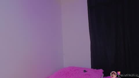Snapshot of celestte_evans_1 chatting on July 17, 5:58 am celestte_evans_1 online show from July 17, 5:58 am