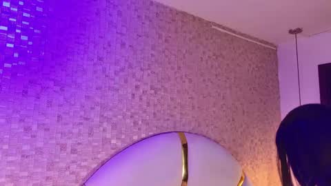 Snapshot of celestte_sm chatting on May 27, 7:33 pm celestte_sm online show from May 27, 7:33 pm
