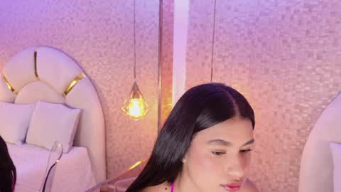 Snapshot of celestte_sm chatting on June 8, 6:52 pm celestte_sm online show from June 8, 6:52 pm