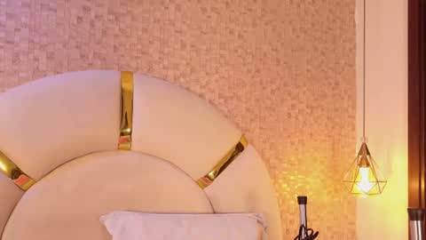 Snapshot of celestte_sm chatting on June 13, 7:01 pm celestte_sm online show from June 13, 7:01 pm