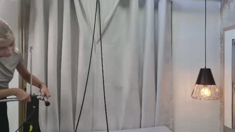 Snapshot of celestte_sm chatting on June 28, 7:09 pm celestte_sm online show from June 28, 7:09 pm