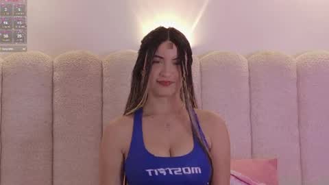 Snapshot of celestte_vanegas chatting on June 4, 6:03 pm celestte_vanegas online show from June 4, 6:03 pm