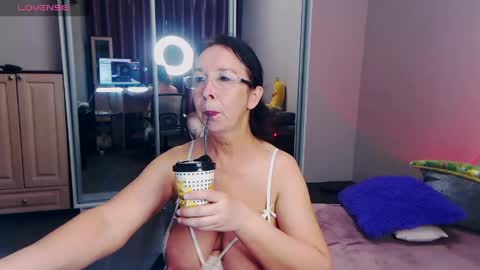 Snapshot of celine_faer1 chatting on May 1, 1:05 pm Celine online show from May 1, 1:05 pm