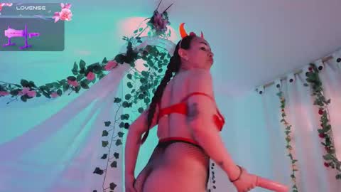 Hello guys my name is Sofi and Lizzie and  Vanessa online show from January 16, 8:46 pm