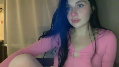 Snapshot of cerisedood82 chatting on October 7, 7:33 pm Eva online show from October 7, 7:33 pm