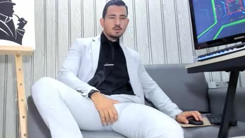 Snapshot of cesar_dant chatting on March 24, 4:23 pm Cesar online show from March 24, 4:23 pm