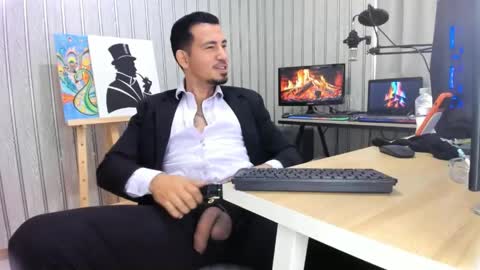 Snapshot of cesar_dant chatting on May 2, 4:01 pm Cesar online show from May 2, 4:01 pm