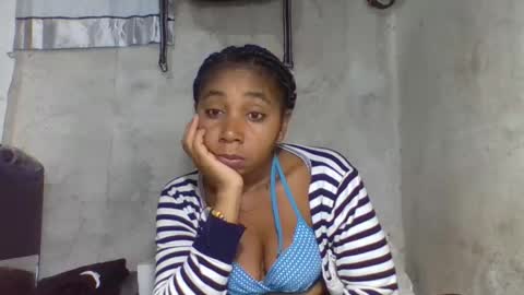 Snapshot of cettehot chatting on February 8, 12:03 am cette soa online show from February 8, 12:03 am