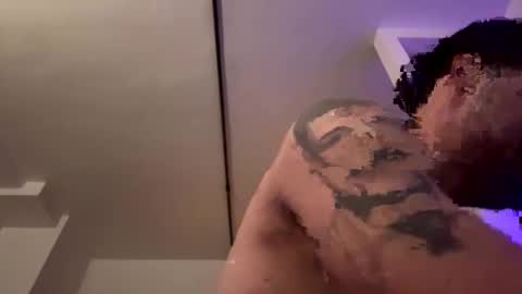 Snapshot of cezarthebreeder chatting on February 28, 1:39 am cezarthebreeder online show from February 28, 1:39 am