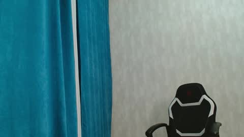 Snapshot of ch1lldril chatting on January 11, 6:02 pm ch1lldrill online show from January 11, 6:02 pm