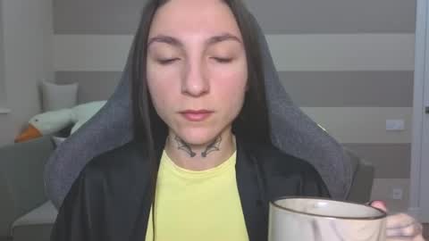 Snapshot of chabibiann chatting on May 4, 5:47 am Kate online show from May 4, 5:47 am