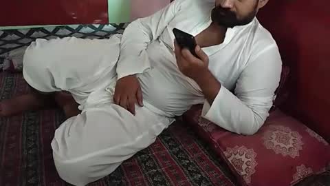 Snapshot of chadipluskhangarh chatting on May 2, 9:47 am Stormydick online show from May 2, 9:47 am