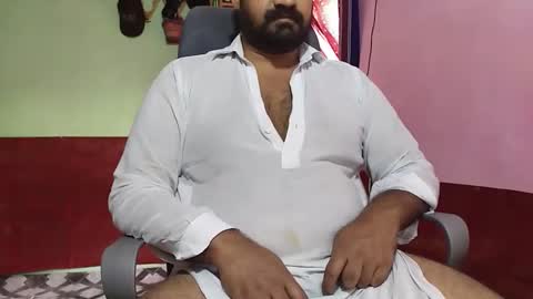 Snapshot of chadipluskhangarh chatting on May 4, 10:11 am Stormydick online show from May 4, 10:11 am