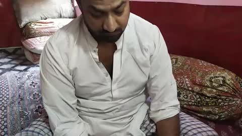 Snapshot of chadipluskhangarh chatting on May 7, 8:31 am Stormydick online show from May 7, 8:31 am