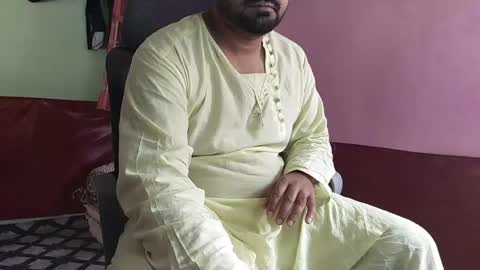 Snapshot of chadipluskhangarh chatting on May 13, 7:06 am Stormydick online show from May 13, 7:06 am