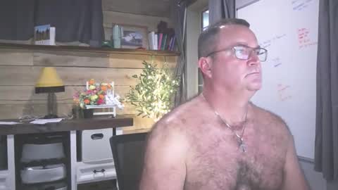 Snapshot of chadmichaell chatting on April 21, 12:34 am chadmichaell online show from April 21, 12:34 am