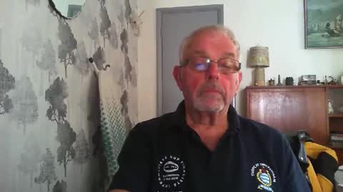 Snapshot of champers37 chatting on April 27, 9:29 am Champers online show from April 27, 9:29 am