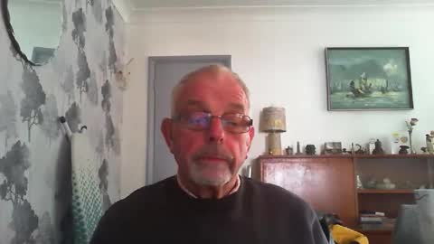 Snapshot of champers37 chatting on May 8, 11:15 am Champers online show from May 8, 11:15 am