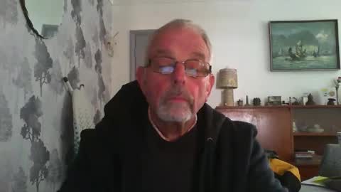 Snapshot of champers37 chatting on May 10, 11:04 am Champers online show from May 10, 11:04 am