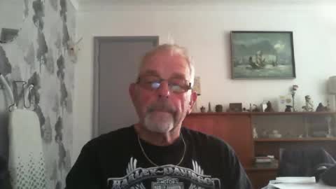 Snapshot of champers37 chatting on July 23, 8:01 am Champers online show from July 23, 8:01 am