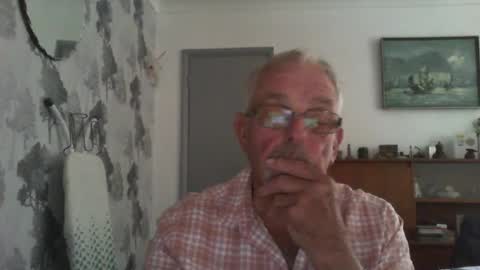 Snapshot of champers37 chatting on July 26, 11:39 am Champers online show from July 26, 11:39 am