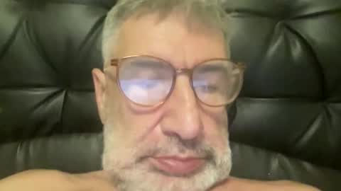 Snapshot of champsex305610 chatting on December 21, 6:15 pm champsex305610 online show from December 21, 6:15 pm