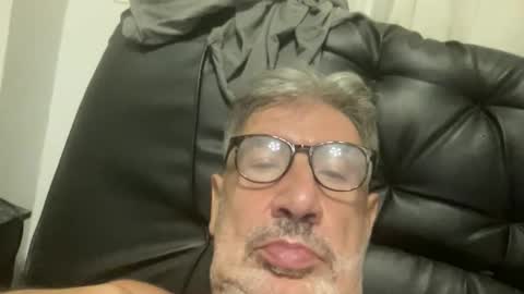 Snapshot of champsex305610 chatting on March 2, 5:53 pm champsex305610 online show from March 2, 5:53 pm