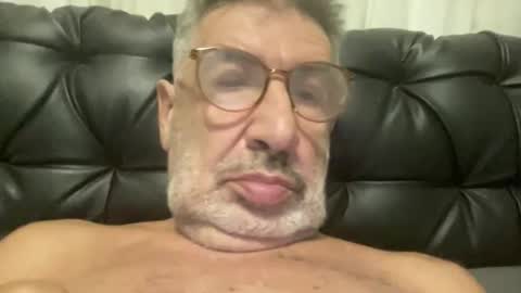Snapshot of champsex305610 chatting on April 3, 5:22 pm champsex305610 online show from April 3, 5:22 pm