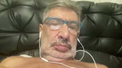 Snapshot of champsex305610 chatting on April 8, 4:40 pm champsex305610 online show from April 8, 4:40 pm