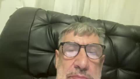 Snapshot of champsex305610 chatting on April 9, 6:13 pm champsex305610 online show from April 9, 6:13 pm
