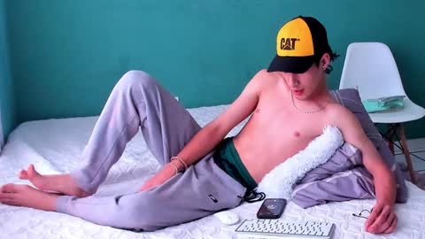 Snapshot of chandler_kenji chatting on December 30, 6:27 pm Kenji online show from December 30, 6:27 pm