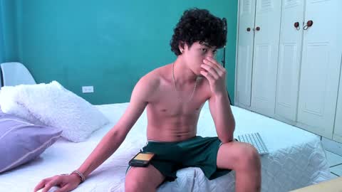 Snapshot of chandler_kenji chatting on January 22, 4:55 pm Kenji online show from January 22, 4:55 pm