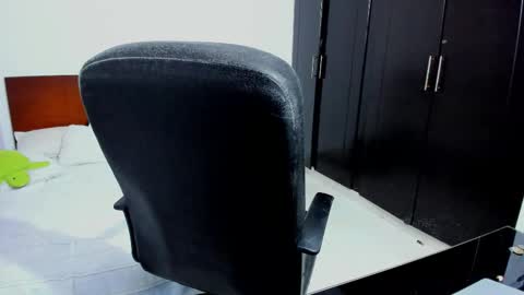 Snapshot of chandler_kenji chatting on October 30, 2:02 am Kenji online show from October 30, 2:02 am