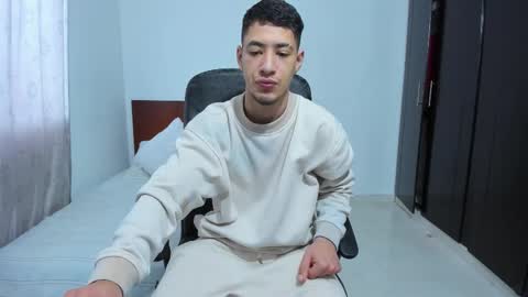 Snapshot of chandler_kenji chatting on November 3, 11:22 am Kenji online show from November 3, 11:22 am