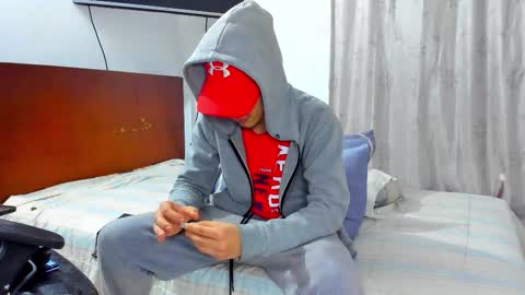 Snapshot of chandler_kenji chatting on November 29, 1:41 am Kenji online show from November 29, 1:41 am