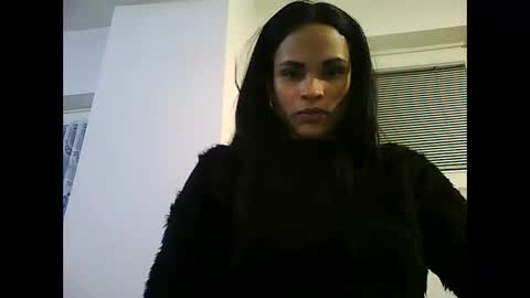 Snapshot of chanelchicasexy chatting on February 6, 5:09 pm Laura online show from February 6, 5:09 pm