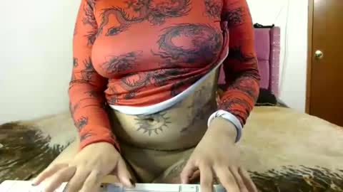 Snapshot of chanell_parisi chatting on December 11, 4:49 am chanell online show from December 11, 4:49 am