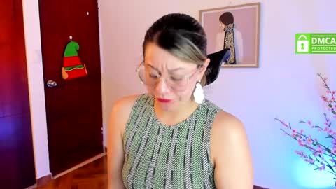 Snapshot of chanell_taylor_ chatting on December 12, 4:43 pm chanell online show from December 12, 4:43 pm