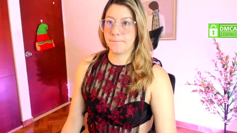 Snapshot of chanell_taylor_ chatting on December 17, 11:06 am chanell online show from December 17, 11:06 am