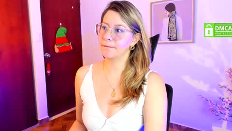 Snapshot of chanell_taylor_ chatting on December 26, 2:37 pm chanell online show from December 26, 2:37 pm