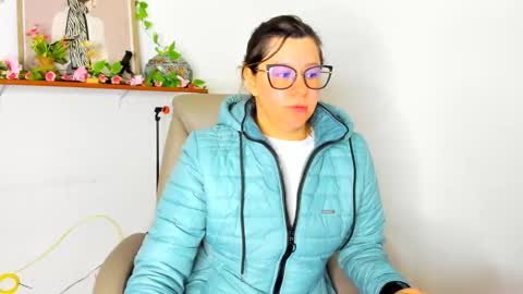 chanell online show from February 3, 12:53 am